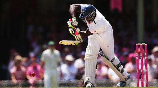 Mitchell Johson broke Michael Carberry's bat during the 2013-14 series. Image | Australian Cricket