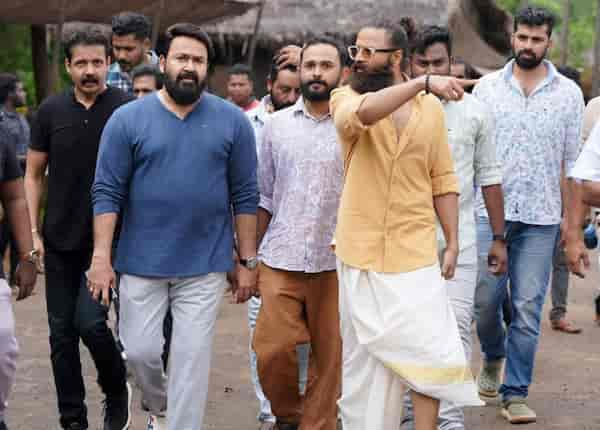 Mohanlal on the sets with Jayasurya