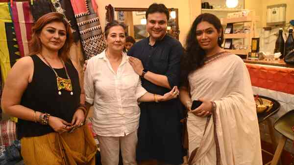 Puja special: Moon Moon Sen, Sahana Bajpaie visit Sujoy Prosad Chatterjee and Debjani Chatterjee’s Parav