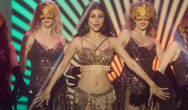 Sultan Of Delhi song Tra La La: Mouni Roy's sizzling track gives a retro vibe - Watch