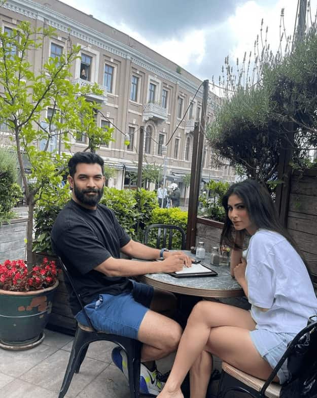 Mouni Roy and Suraj Nambiar traveling the world together