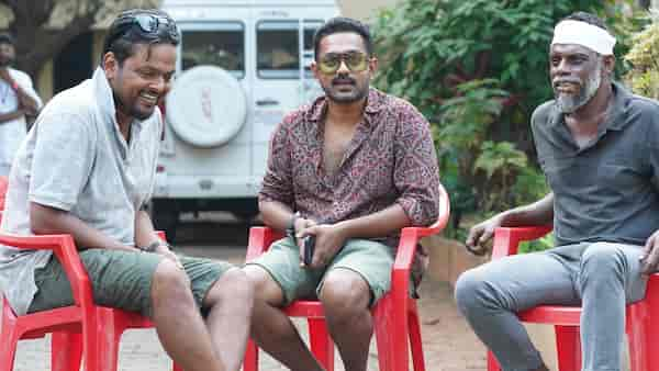 Mridul Nair, Asif Ali and Vinayakan on the sets of Kasargold