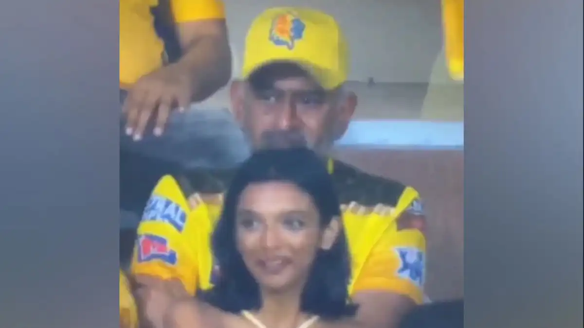 MS Dhoni from 2040, Deepika Padukone from 2010: Viral video sees netizens share hilarious theories