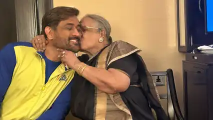 MS Dhoni's pictures with Aranmanai 4 director Sundar C's mother win hearts