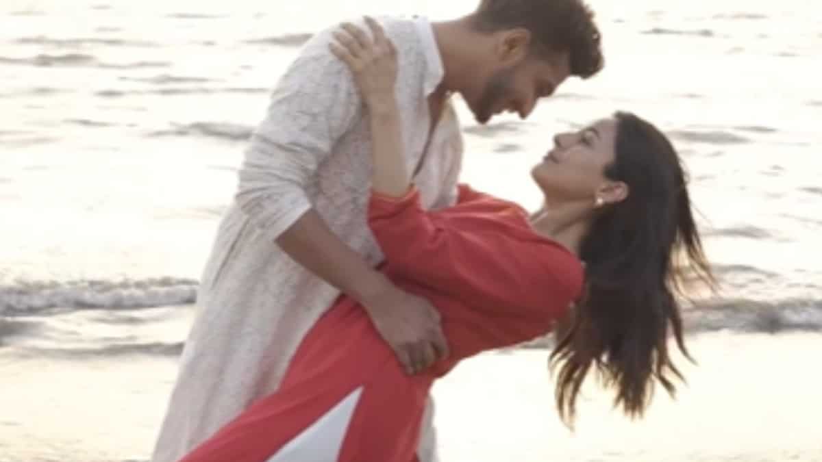 https://www.mobilemasala.com/film-gossip/Shehnaaz-Gill-and-Munawar-Faruqui-finally-collaborate-and-their-chemistry-is-the-cutest-thing-on-internet-today-Watch-i254488