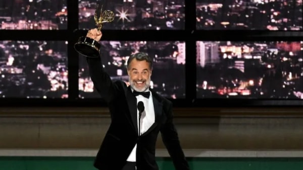 Emmys 2022: Murray Bartlett Wins Best Supporting Actor in Limited or Anthology Series