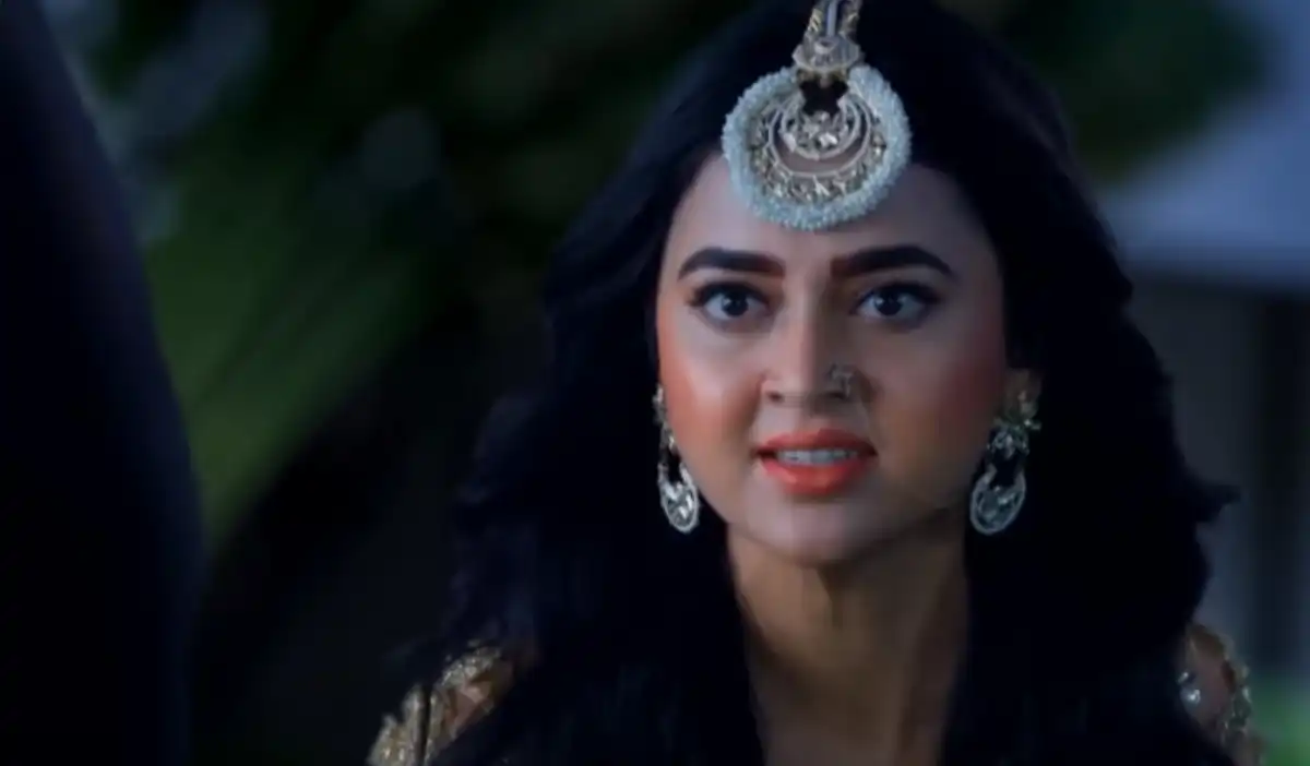 Naagin 6: Pratha learns about Prathna's TRUTH, here's what happens next