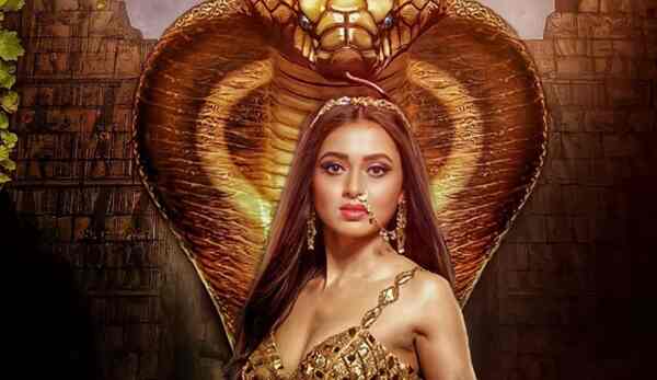 Shocking! Naagin 6: Real SNAKE on the sets of Tejasswi Prakash's show - watch video