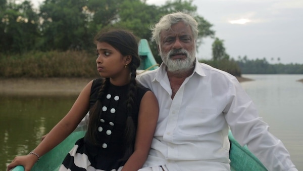 Samruddhi and Prabhakar Kunder in Naale Rajaa Koli Majaa