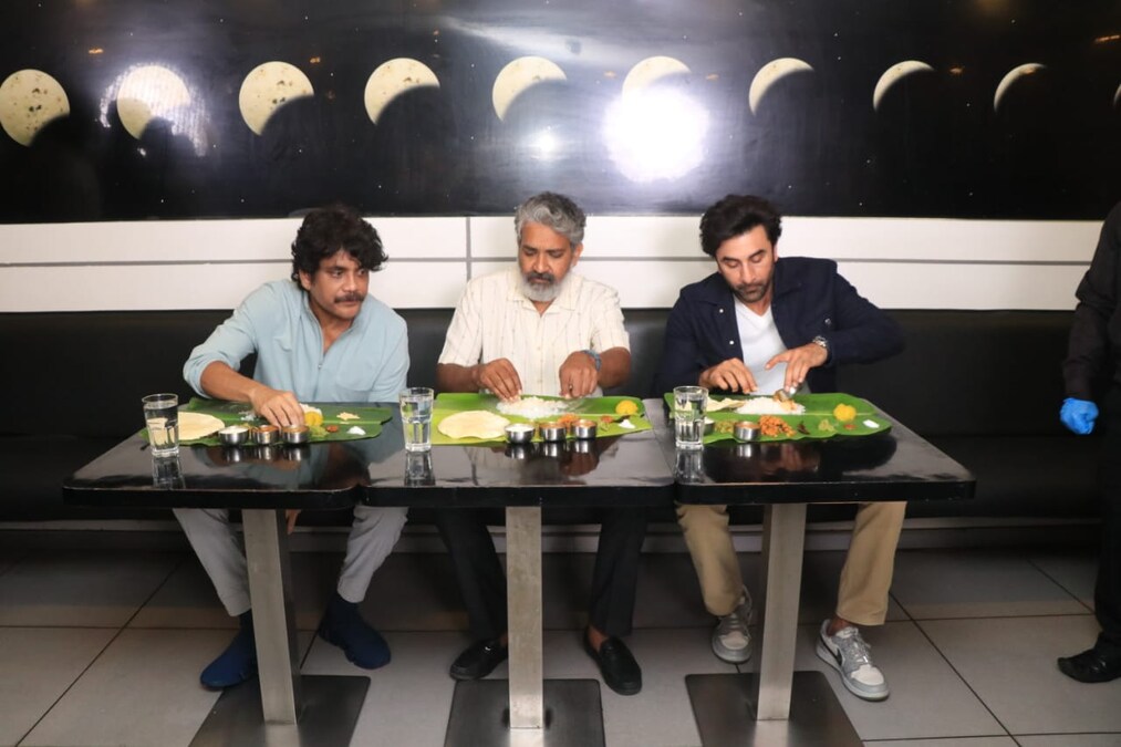 Pics: Ranbir Kapoor, Nagarjuna, SS Rajamouli enjoy traditional meal as they  promote 'Brahmastra' in Chennai