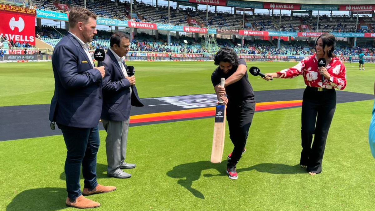 IND vs AUS: Dasara star Nani shows his cover drive skills, makes Aaron Finch dance ahead of 2nd ODI in Vizag