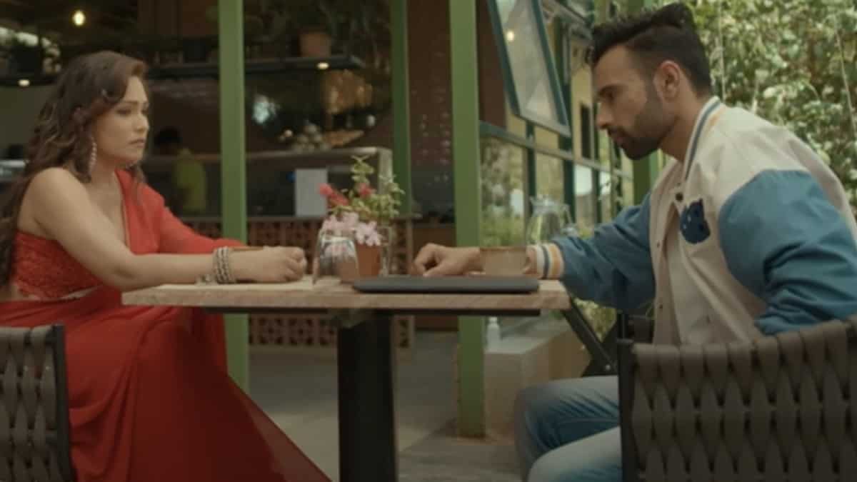 https://www.mobilemasala.com/movies/Nau-Do-Gyarah-promo-Janvi-finds-out-that-Jay-is-still-in-love-with-her-heres-what-happens-next-on-the-Ullu-show-i265451