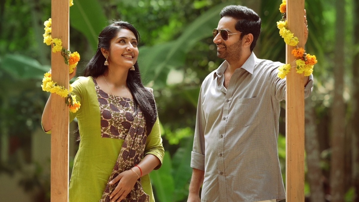 Janaki Jaane: Saiju Kurup plays a road contractor, Navya Nair's a printing press employee in feel-good film | Exclusive