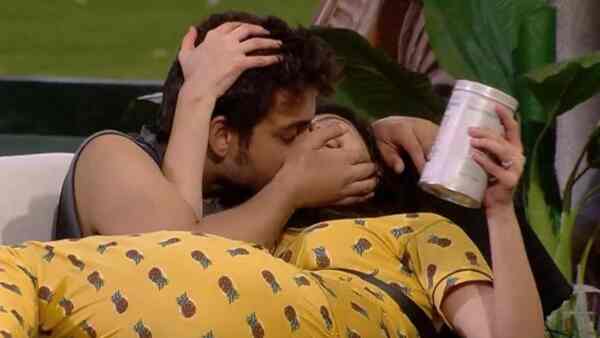 Bigg Boss 17: 'Eww, shameless,' netizens react to Samarth Jurel kissing Isha Malviya on the show