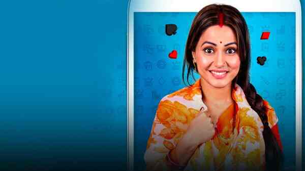 Hina Khan's look from the film, Smartphone.