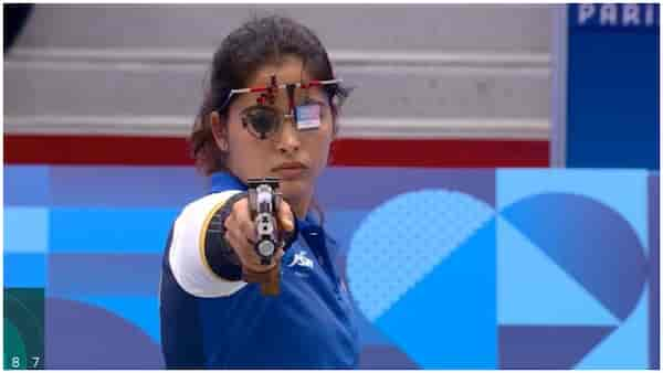 Manu Bhaker wins bronze medal at Paris Olympics 2024, Bollywood celebs congratulate her