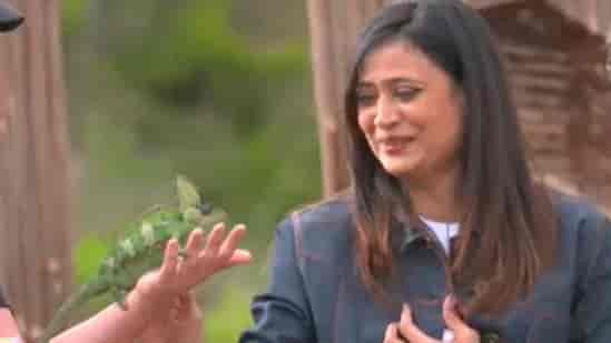 Khatron Ke Khiladi 11: Shweta Tiwari says 'muh nahi lagna' after Rohit Shetty asks her to kiss an Iguana, watch