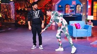 Akshay Kumar trolls Kapil Sharma after comedian claims actor sought blessings for BellBottom by touching his feet