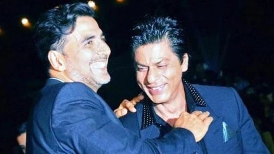 Akshay Kumar calls Shah Rukh Khan on The Kapil Sharma Show at fan’s request, host says ‘SRK PCO mein kaam karte hai?’