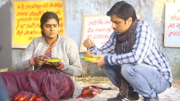 Nimisha Sajayan and Jitendra Kumar in Dharna Mana Hai