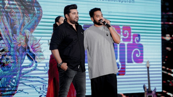 Nivin Pauly and Asif Ali