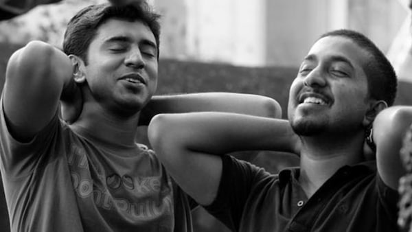 Nivin Pauly and Vineeth Sreenivasan on the sets of Thattathin Marayathu.