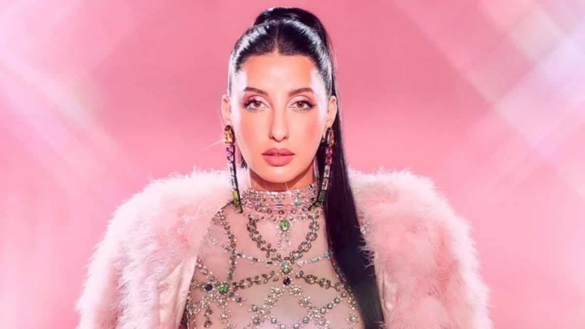 https://www.mobilemasala.com/fashion/Nora-Fatehi-raises-temperature-on-the-internet-with-her-Barbie-vibes;-see-latest-pics-i161895