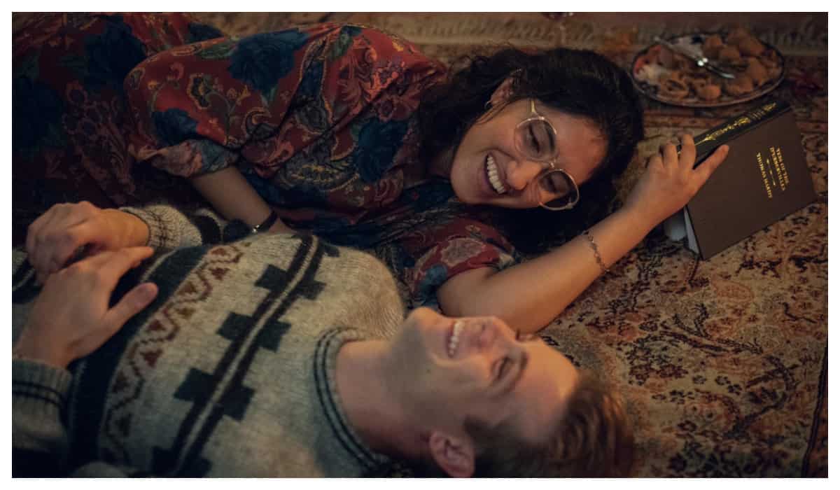 https://www.mobilemasala.com/movies/One-Day-trailer--Ambika-Mod-and-Leo-Woodall-steam-up-the-screen-with-their-chemistry-and-connection-i204469
