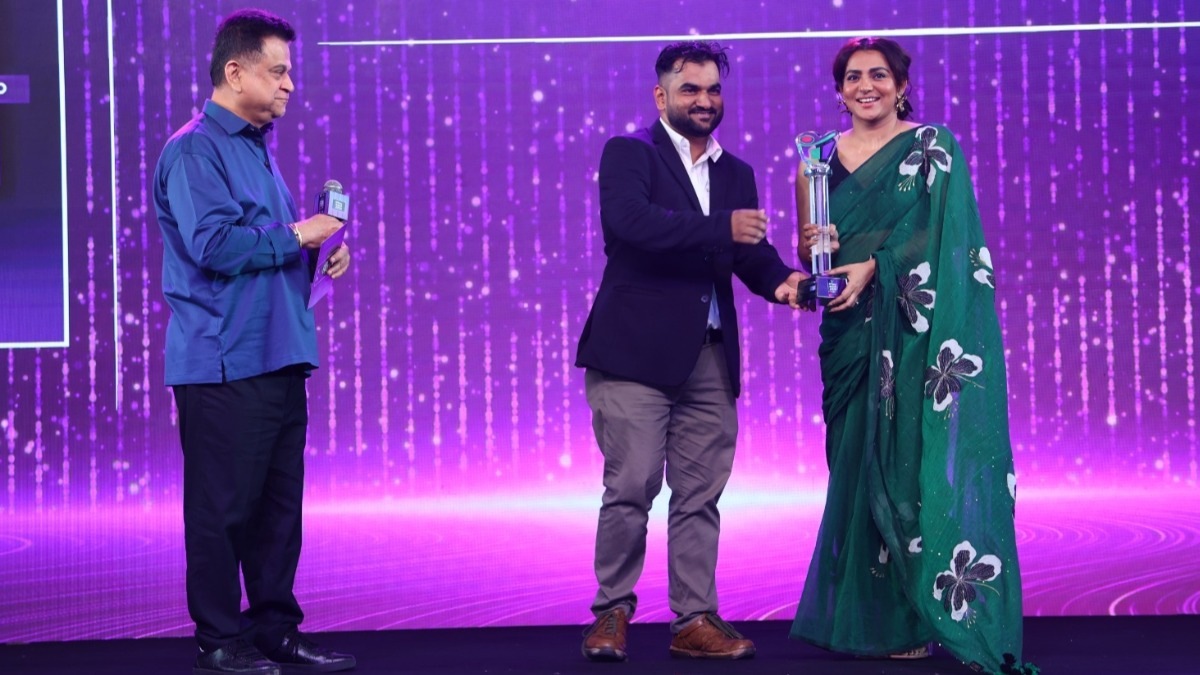 OTTplay Awards 2025: Parvathy Thiruvothu bags Best Actor (Female) (Critics) for Manorathangal