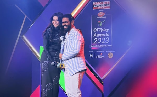 OTTplay Awards 2023: Sharib Hashmi wins Best Supporting Actor Male for Tarla