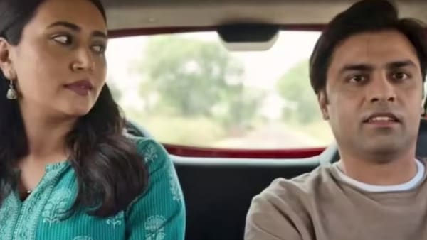 Panchayat: Is Sachiv Ji and Rinki's kiss scene removed from the series altogether? Jitendra Kumar reacts