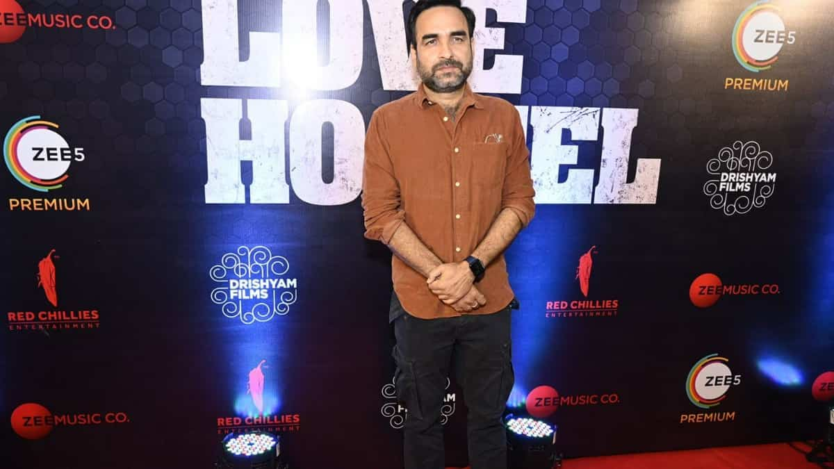 Pankaj Tripathi looks humble as ever