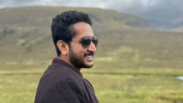 Aranyak-actor Parambrata Chatterjee vacays in Scotland