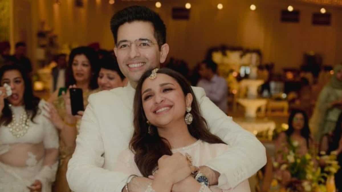 https://www.mobilemasala.com/film-gossip/Amar-Singh-Chamkila-star-Parineeti-Chopra-has-only-one-complaint-about-hubby-Raghav-Chadha-can-you-guess-what-it-is-i254914