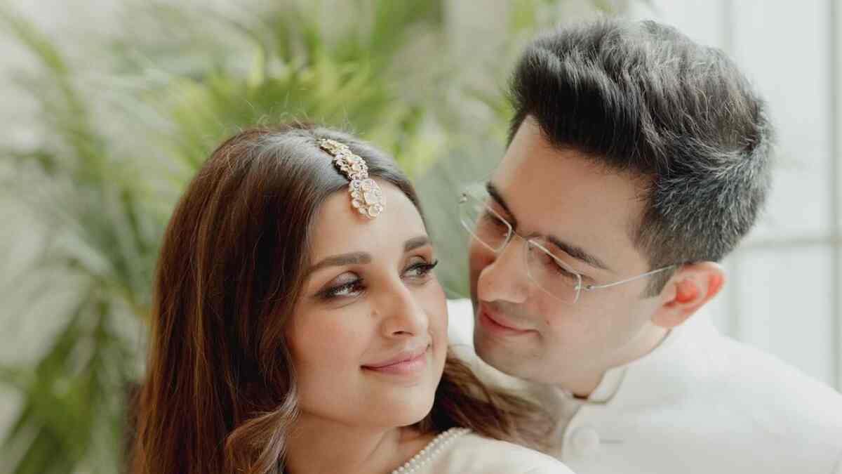 Parineeti Chopra, Raghav Chadha travel like aam aadmi; opt for economy class for wedding