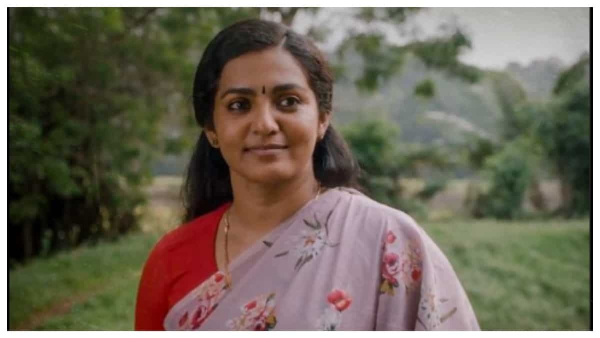 https://www.mobilemasala.com/movies/Why-Parvathy-Thiruvothus-Kazhcha-is-the-most-relevant-segment-in-MTs-Manorathangal-i292102