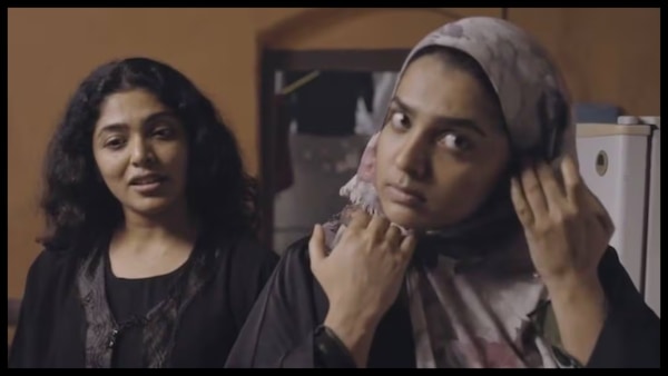 Parvathy Thiruvothu and Rima Kallingal