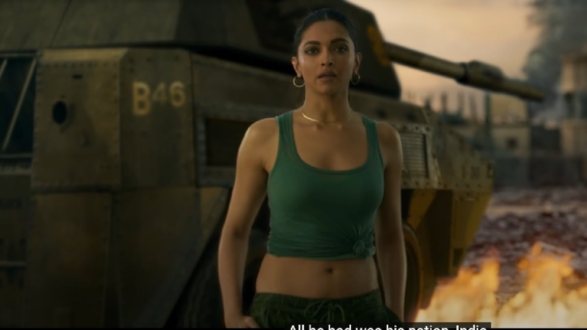 Pathan: Fans drool over Deepika Padukone 'Pathaani' look in Shah Rukh Khan's action flick