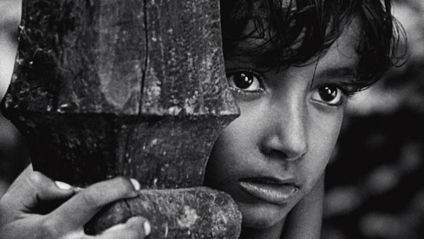 Satyajit Ray had wanted to make a film based on Pather Panchali after he had first read the novel in 1944.