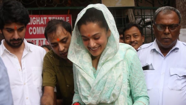 Pavail and Taapsee at Kalighat Temple