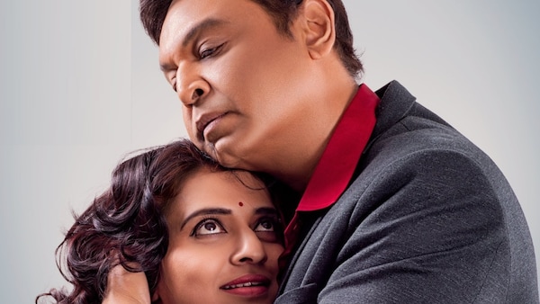 Malli Pelli: Naresh and Pavitra Lokesh make heads turn with their off screen behavior