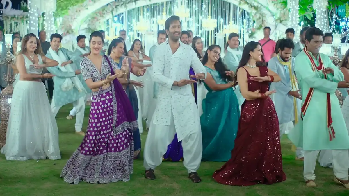 Ginna: What a Jodi is an eye-catchy dance number with energetic moves by Vishnu Manchu, Payal Rajput, Sunny Leone