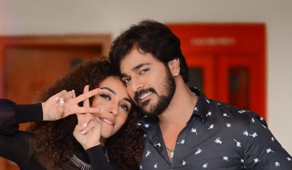 Pearle Maaney and Srinish