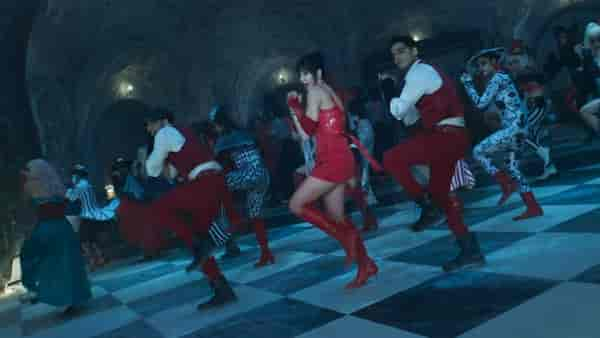 Phone Bhoot song Kinna Sonna teaser: 'Red hot' Katrina Kaif shows her smooth moves with Ishaan Khatter, Siddhant Chaturvedi