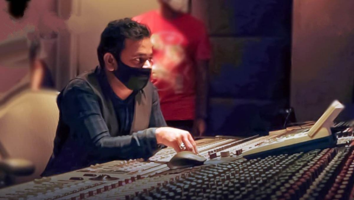 Team Ponniyin Selvan releases an intriguing BTS video featuring Mani Ratnam, AR Rahman and Sivamani