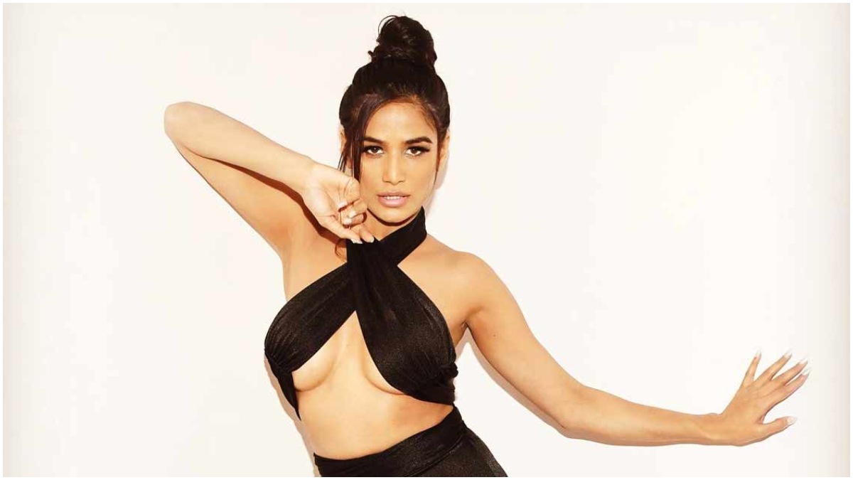 Poonam Pandey faking her death leaves netizens furious, Prakriti Kakar calls it cheap publicity stunt