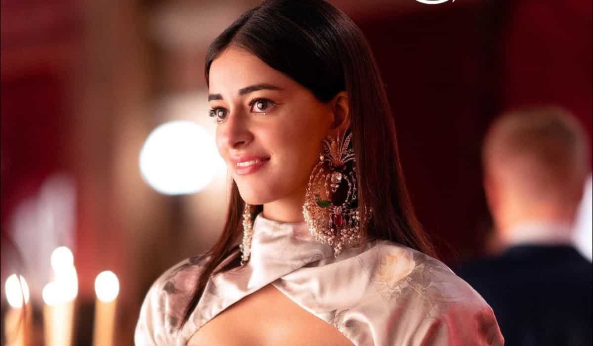 https://www.mobilemasala.com/fashion/Ananya-Panday-stuns-as-a-broke-heiress-in-Call-Me-Bae-and-we-are-intrigued-i225196