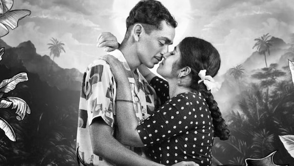 Poster of Sureshinteyum Sumalathayudeyum Hridayahaariyaaya Pranayakatha