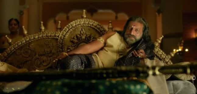 Prakash Raj as Sundara Cholan