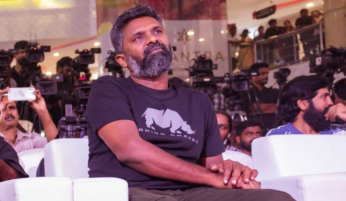 https://www.mobilemasala.com/film-gossip/Director-Prem-Kumar-Interview-for-Meiyazhagan-I-dont-believe-in-strong-twists-to-shock-audience-EXCLUSIVE-i301402